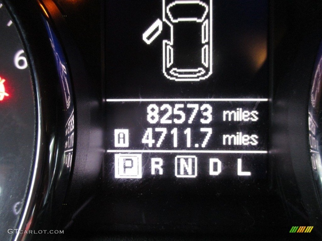 2011 Rogue S AWD - Platinum Graphite / Black photo #20