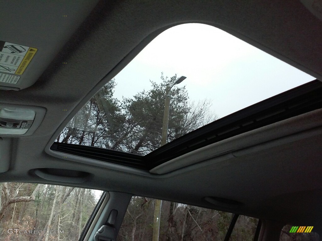 2007 Highlander V6 4WD - Super White / Ash Gray photo #16