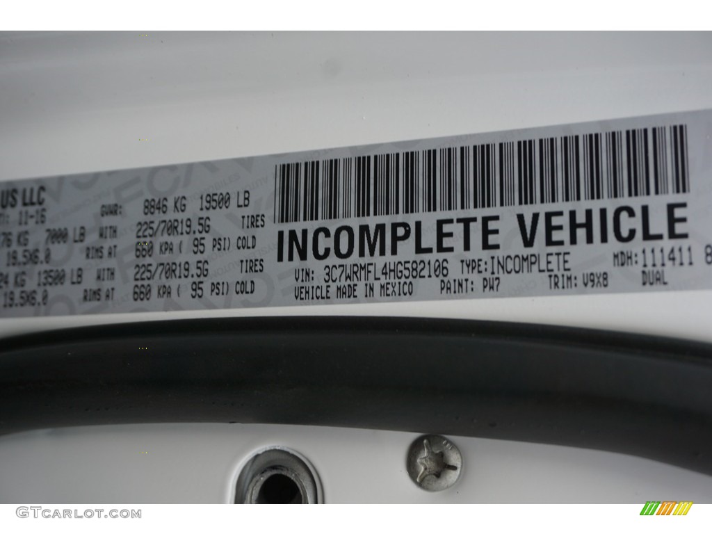 2017 5500 Tradesman Regular Cab Chassis - Bright White / Black/Diesel Gray photo #9