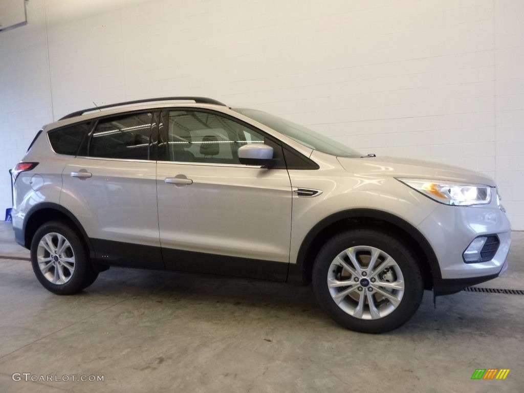 2017 Escape SE 4WD - White Gold / Charcoal Black photo #1