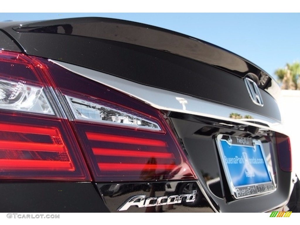 2017 Accord Hybrid Sedan - Crystal Black Pearl / Black photo #4