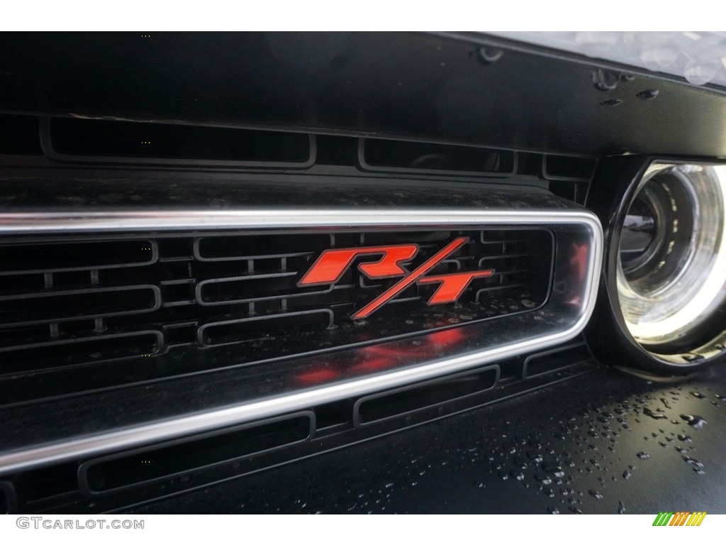 2017 Challenger R/T - White Knuckle / Black photo #8