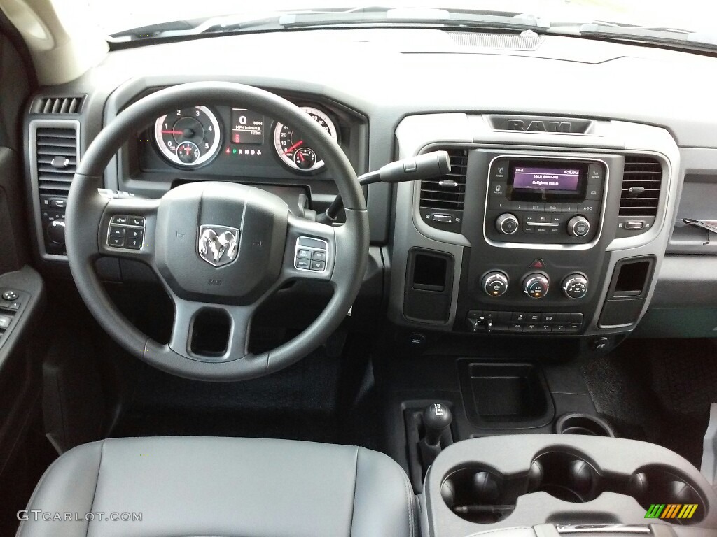 2017 Ram 5500 Tradesman Crew Cab 4x4 Chassis Black/Diesel Gray Dashboard Photo #117780727