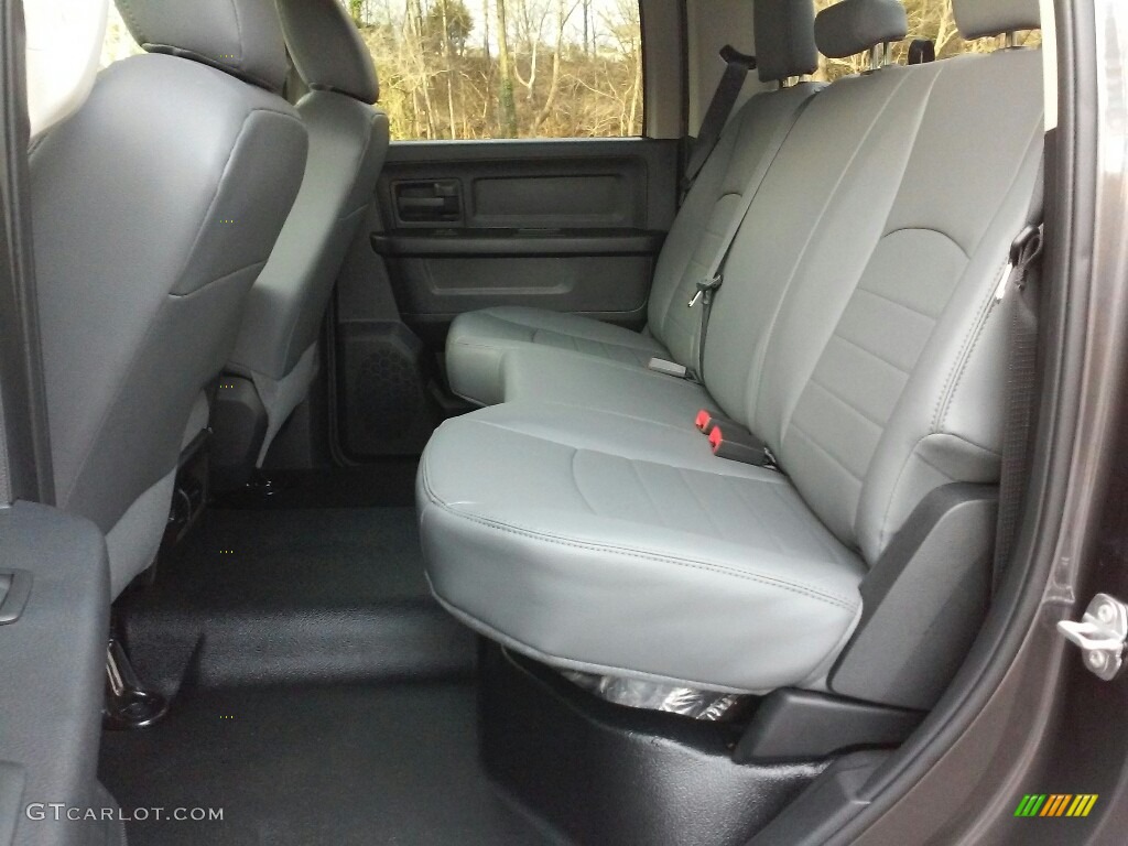 2017 Ram 5500 Tradesman Crew Cab 4x4 Chassis Rear Seat Photo #117780748