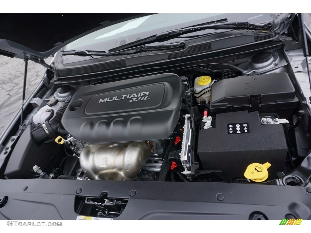 2017 Chrysler 200 Limited Engine Photos