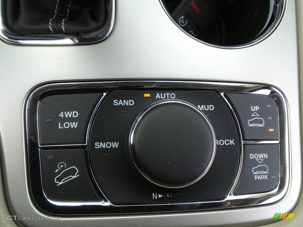 2017 Grand Cherokee Overland 4x4 - Bright White / Brown/Light Frost Beige photo #26