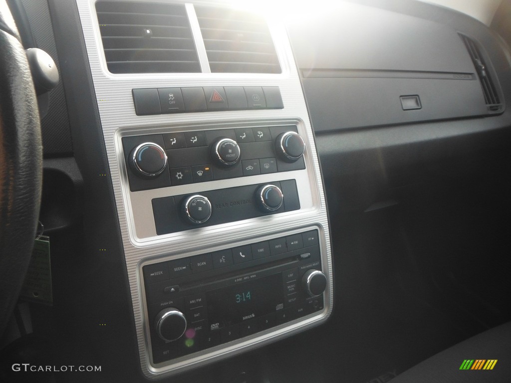 2010 Journey SXT - Inferno Red Crystal Pearl Coat / Dark Slate Gray photo #10