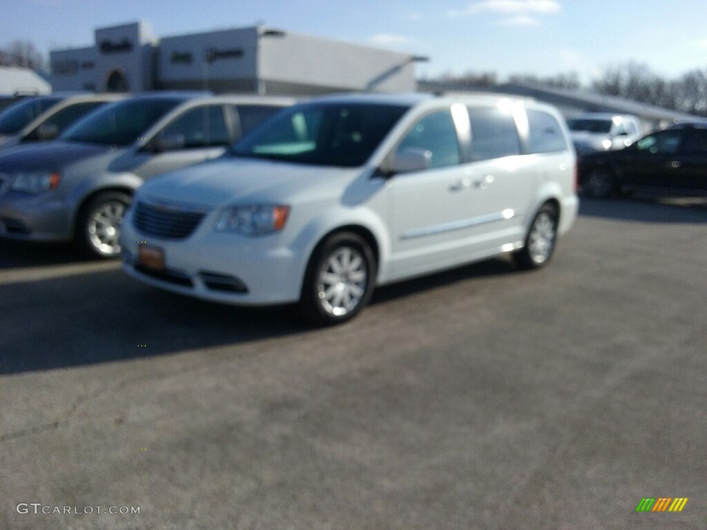 2014 Town & Country Touring - Bright White / Black/Light Graystone photo #2
