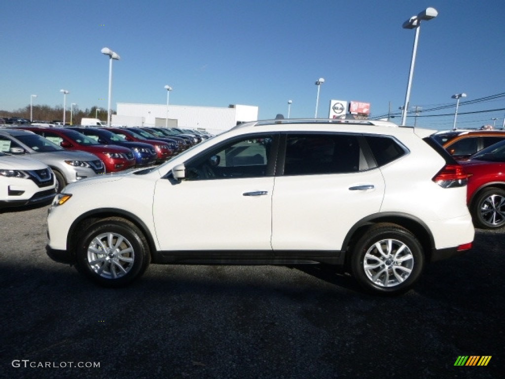 2017 Rogue SV AWD - Pearl White / Charcoal photo #3