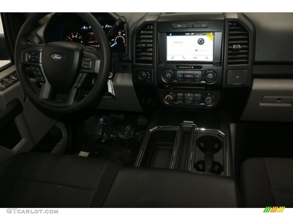 2017 F150 XLT SuperCab 4x4 - Oxford White / Black photo #2