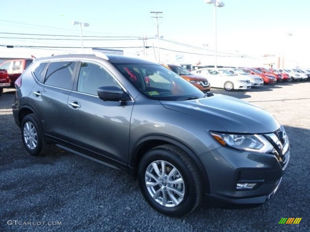 2017 Rogue SV AWD - Gun Metallic / Charcoal photo #1