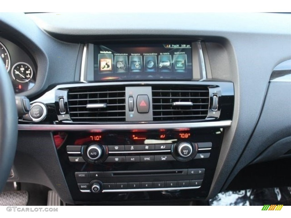 2017 BMW X4 M40i Controls Photo #117817321