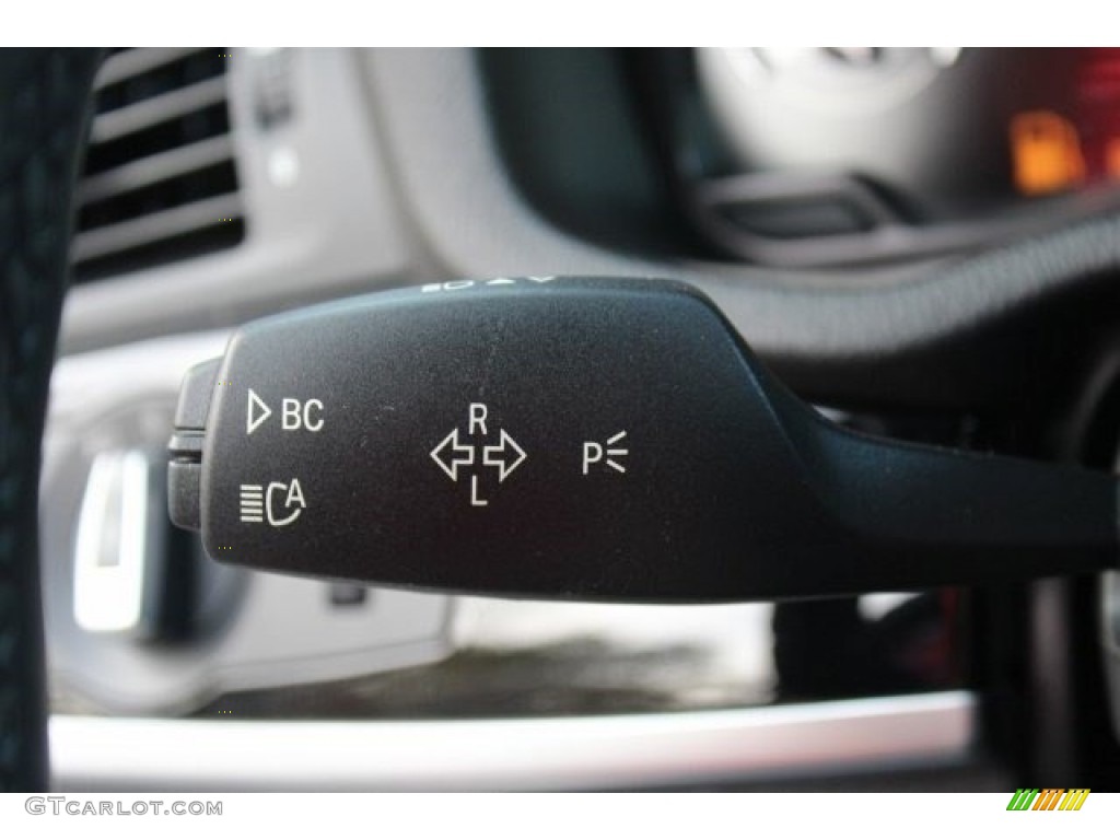 2017 BMW X4 M40i Controls Photo #117817393
