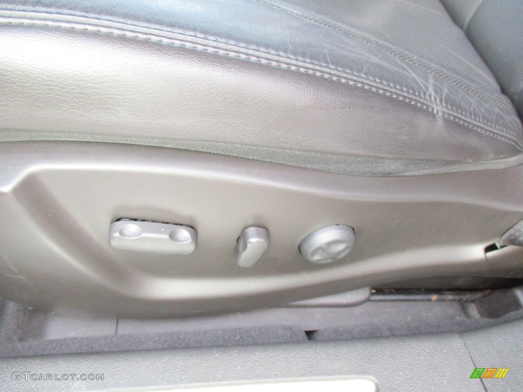 2006 DTS Luxury - Black Raven / Ebony Black photo #36