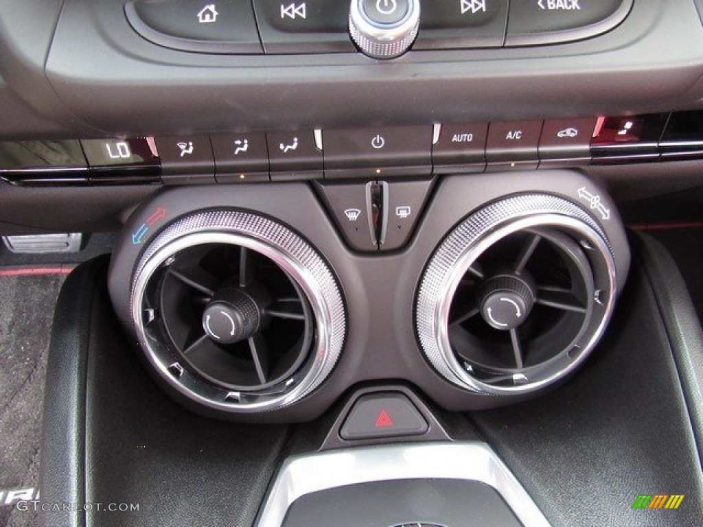 2016 Chevrolet Camaro SS Coupe Controls Photos