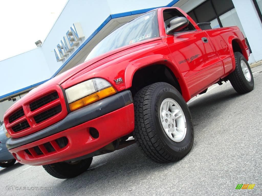 1998 Dakota Sport Regular Cab 4x4 - Flame Red / Agate photo #2