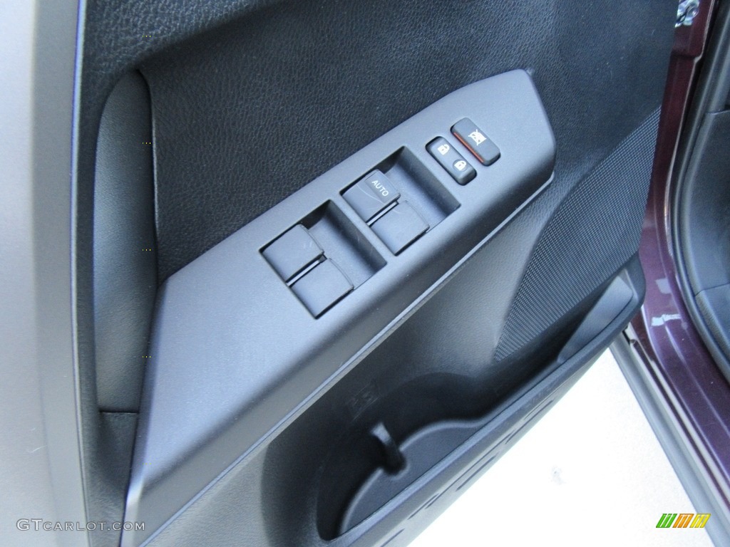 2017 Toyota RAV4 XLE Controls Photo #117832499