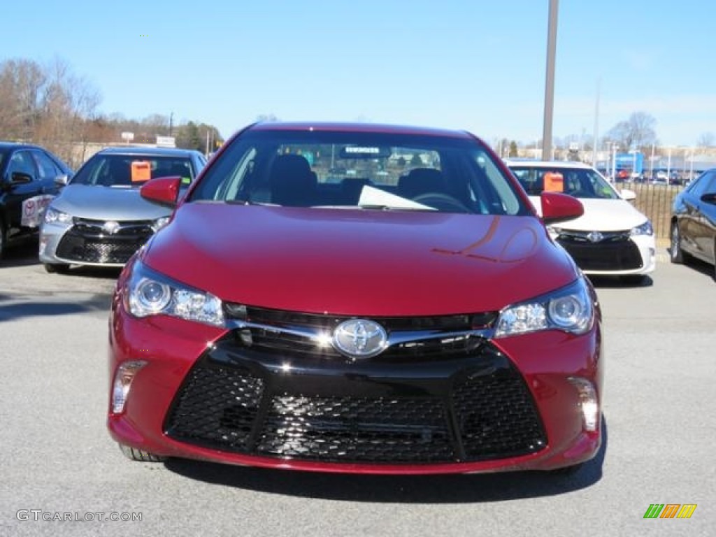 2017 Camry SE - Ruby Flare Pearl / Black photo #2