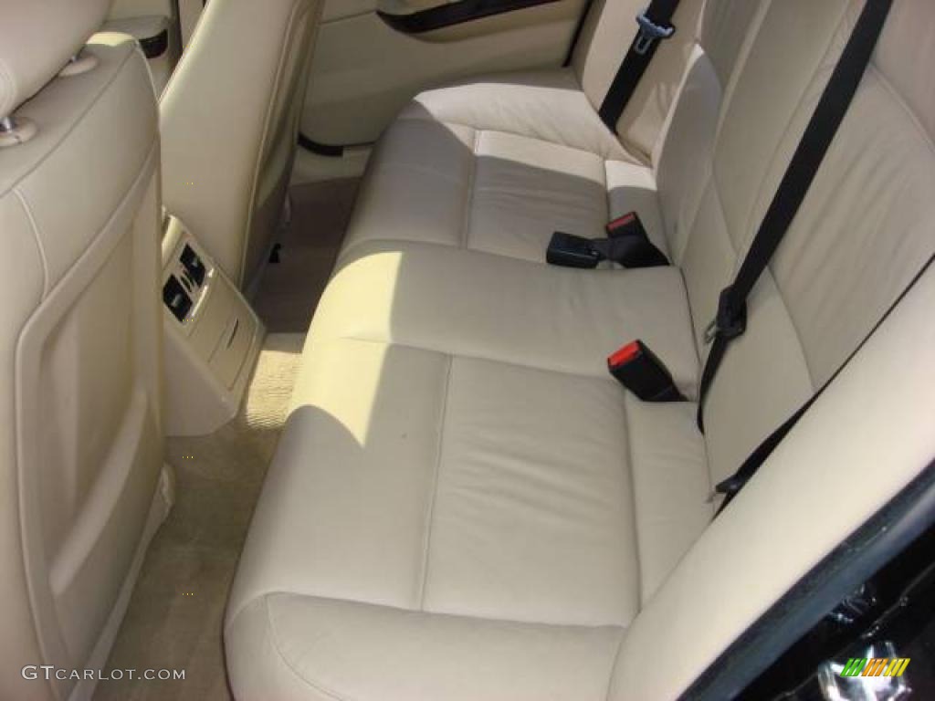 2006 3 Series 325i Sedan - Jet Black / Sand photo #13