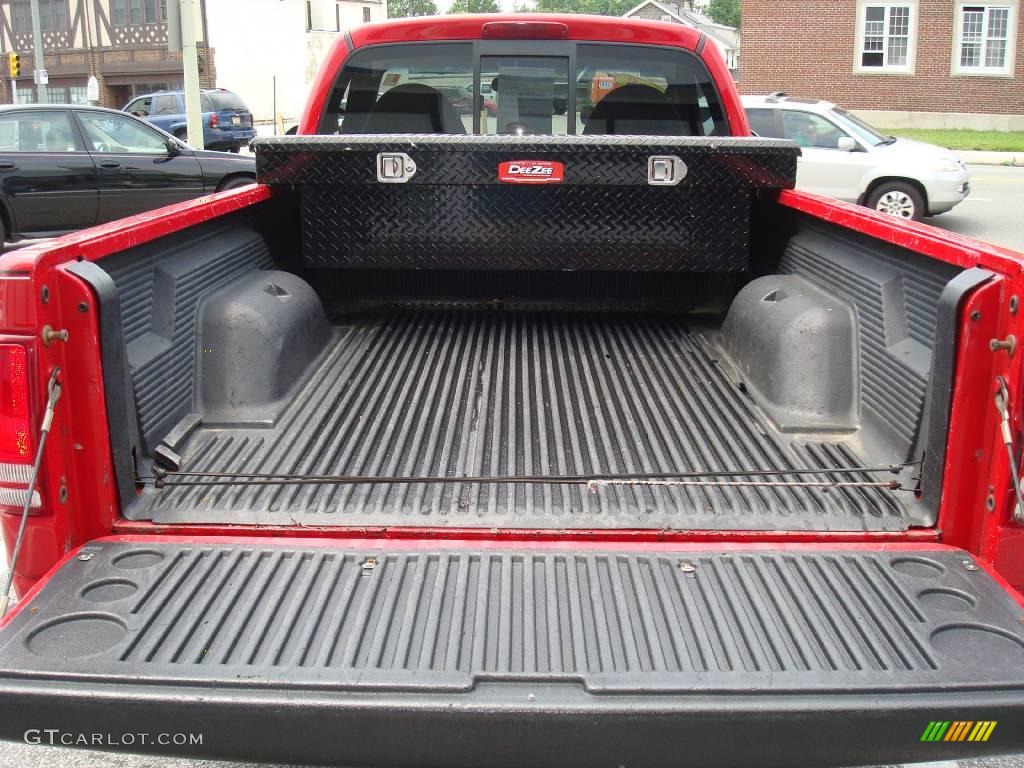 1998 Dakota Sport Regular Cab 4x4 - Flame Red / Agate photo #17