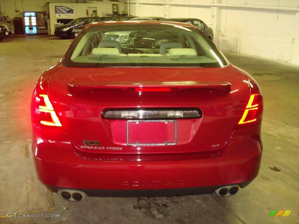 2005 Grand Prix GT Sedan - Sport Red Metallic / Parchment/Dark Pewter photo #6