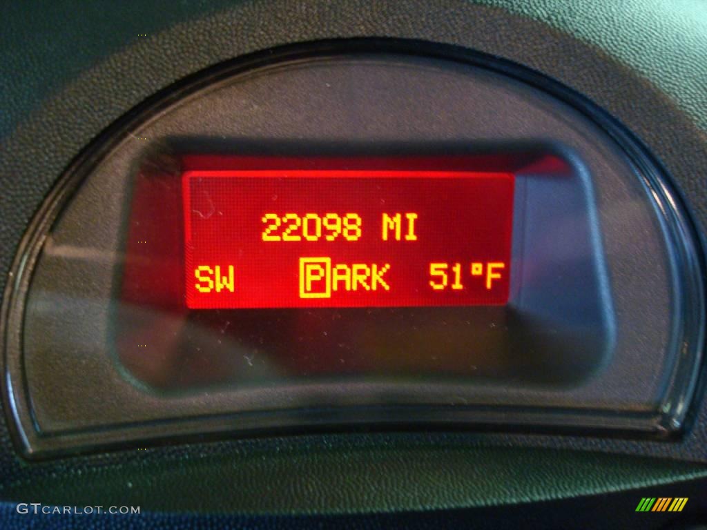 2005 Grand Prix GT Sedan - Sport Red Metallic / Parchment/Dark Pewter photo #27