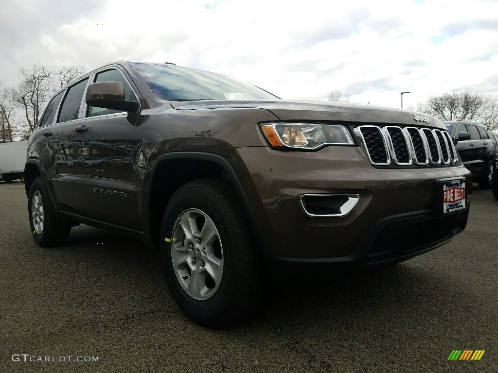 2017 Grand Cherokee Laredo 4x4 - Walnut Brown Metallic / Black photo #3