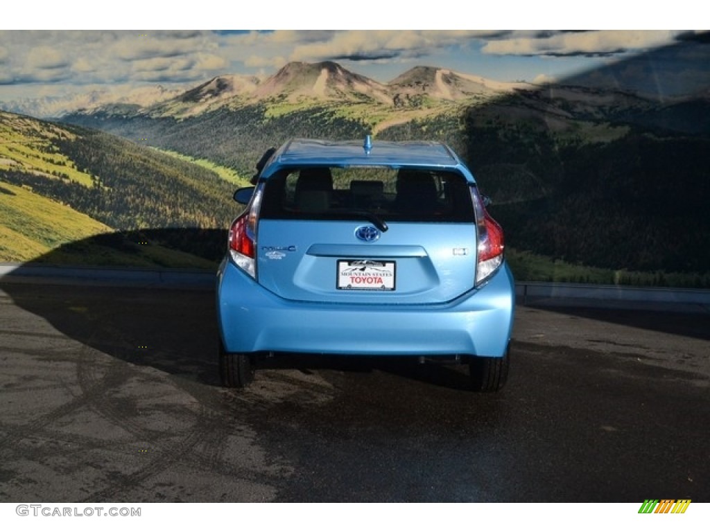 2016 Prius c Two - Sparkling Sea Metallic / Ash/Black photo #4
