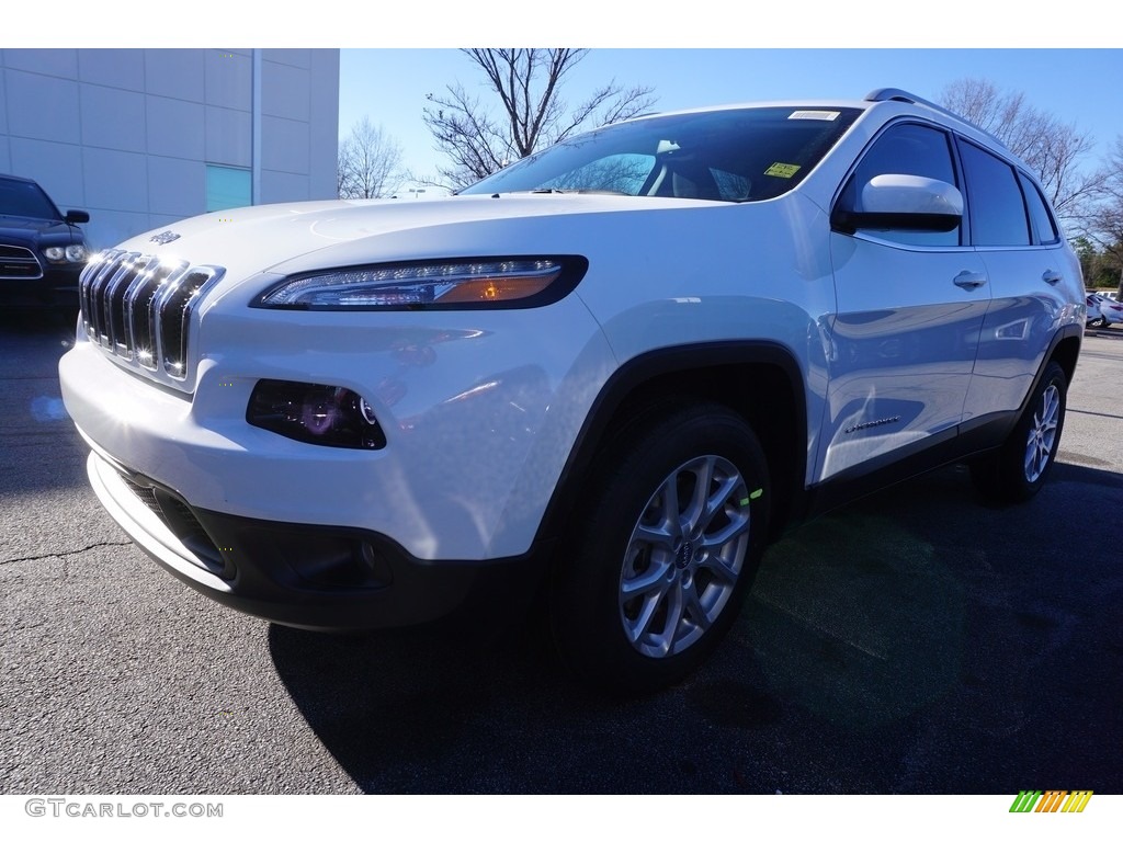 2017 Cherokee Latitude - Bright White / Black photo #1