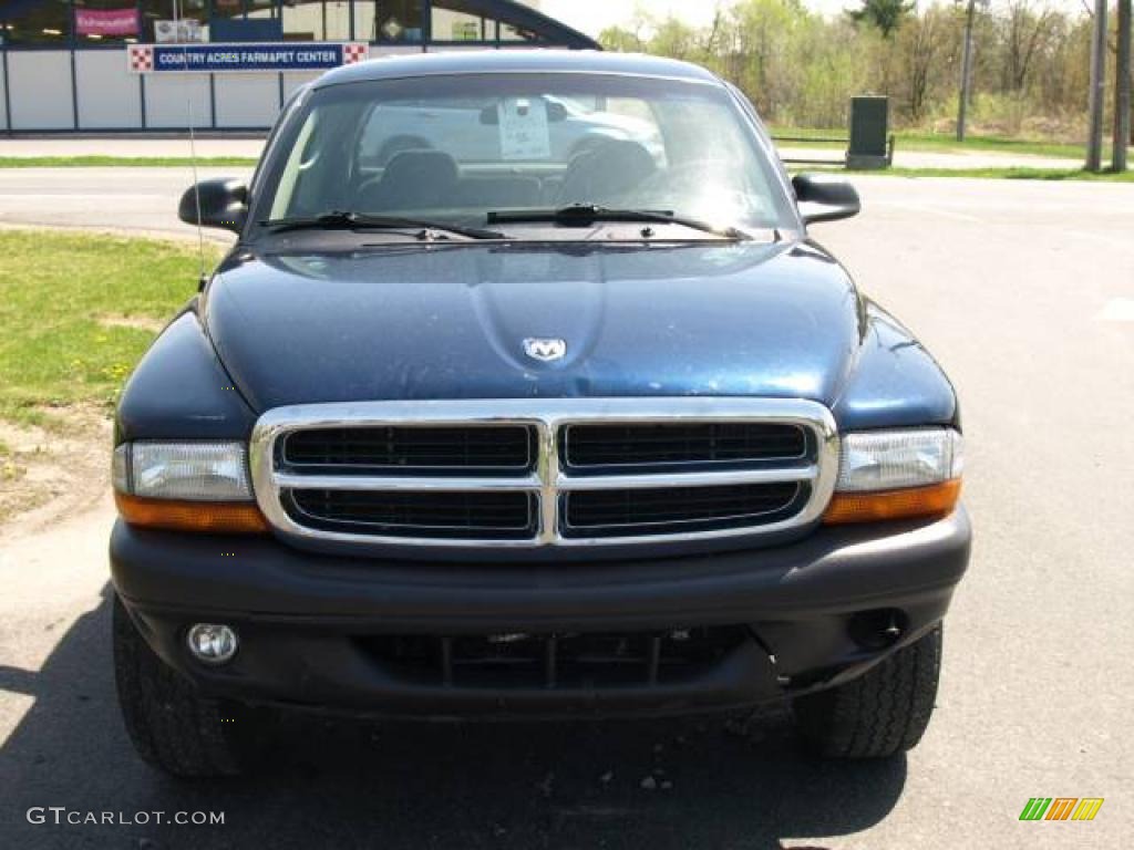 2004 Dakota SXT Quad Cab 4x4 - Patriot Blue Pearl / Dark Slate Gray photo #3