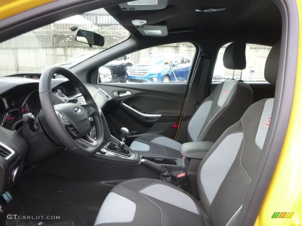 Charcoal Black Interior 2017 Ford Focus ST Hatch Photo #117854950