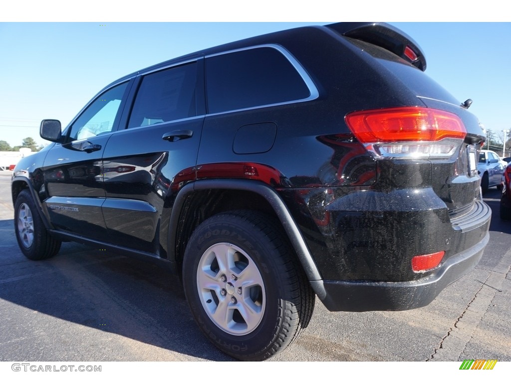 2017 Grand Cherokee Laredo - Diamond Black Crystal Pearl / Black photo #2