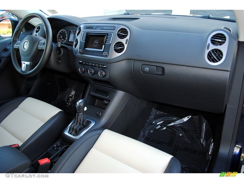 2016 Volkswagen Tiguan S Dashboard Photos