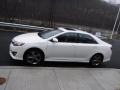 Super White - Camry SE Photo No. 7