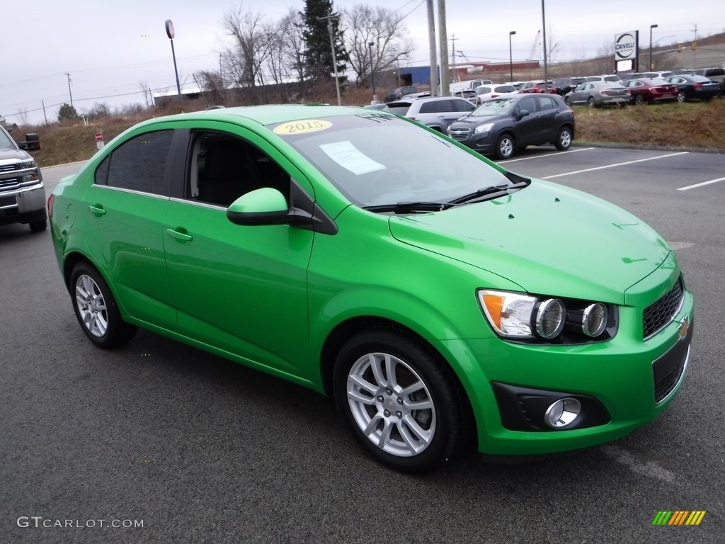 2015 Sonic LT Sedan - Dragon Green Metallic / Jet Black/Dark Titanium photo #5