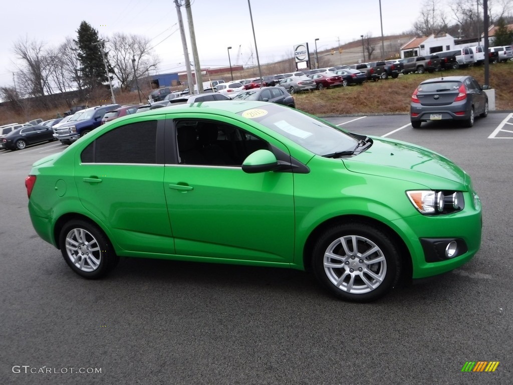 2015 Sonic LT Sedan - Dragon Green Metallic / Jet Black/Dark Titanium photo #6