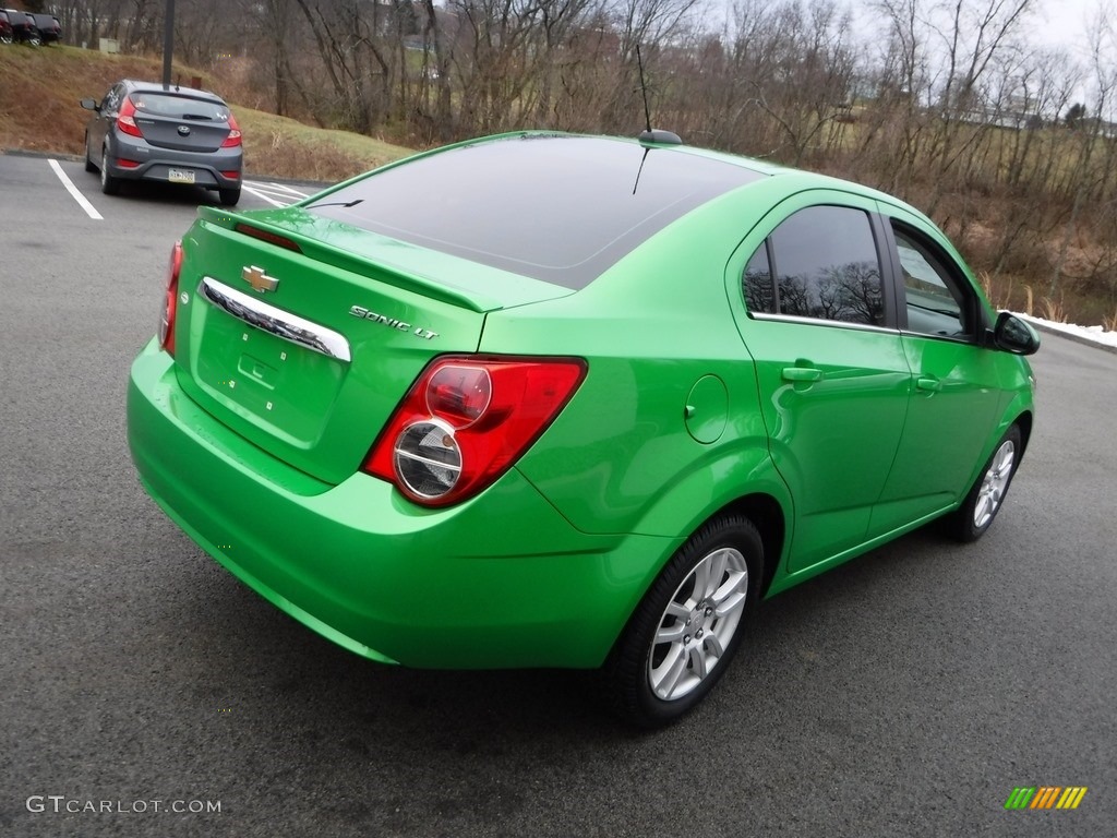 2015 Sonic LT Sedan - Dragon Green Metallic / Jet Black/Dark Titanium photo #7