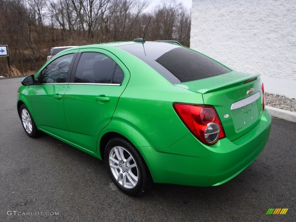 2015 Sonic LT Sedan - Dragon Green Metallic / Jet Black/Dark Titanium photo #10