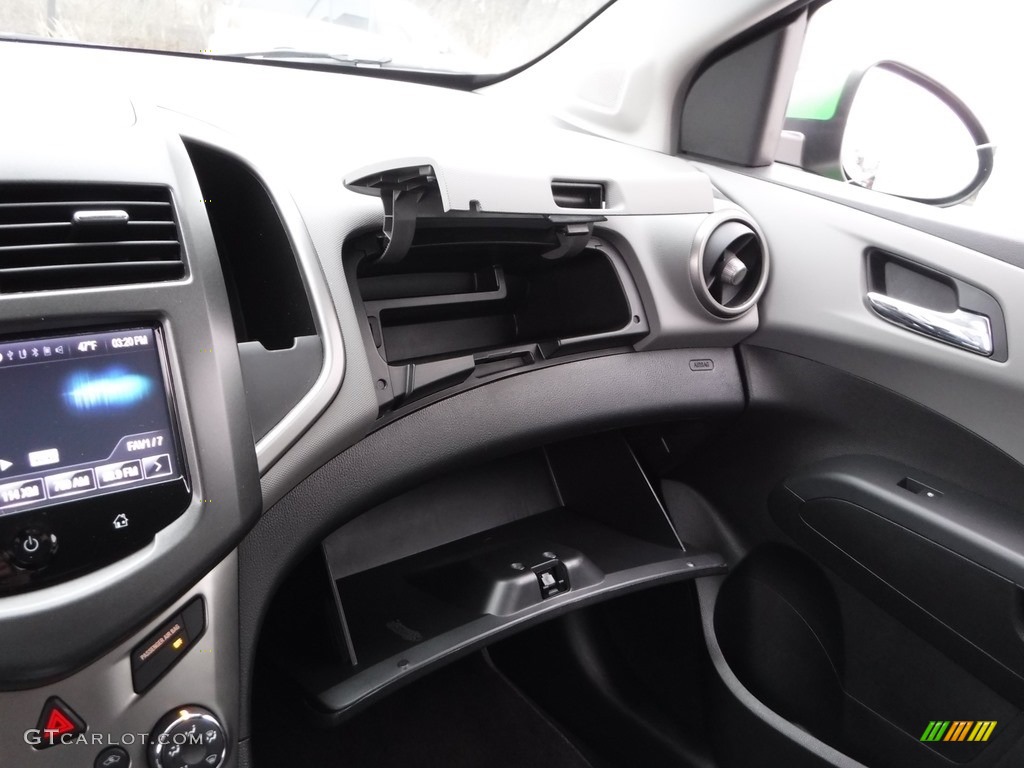 2015 Sonic LT Sedan - Dragon Green Metallic / Jet Black/Dark Titanium photo #25