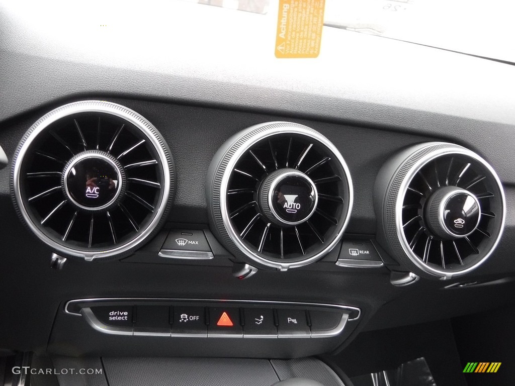 2017 Audi TT 2.0 TFSI quattro Coupe Controls Photo #117880534