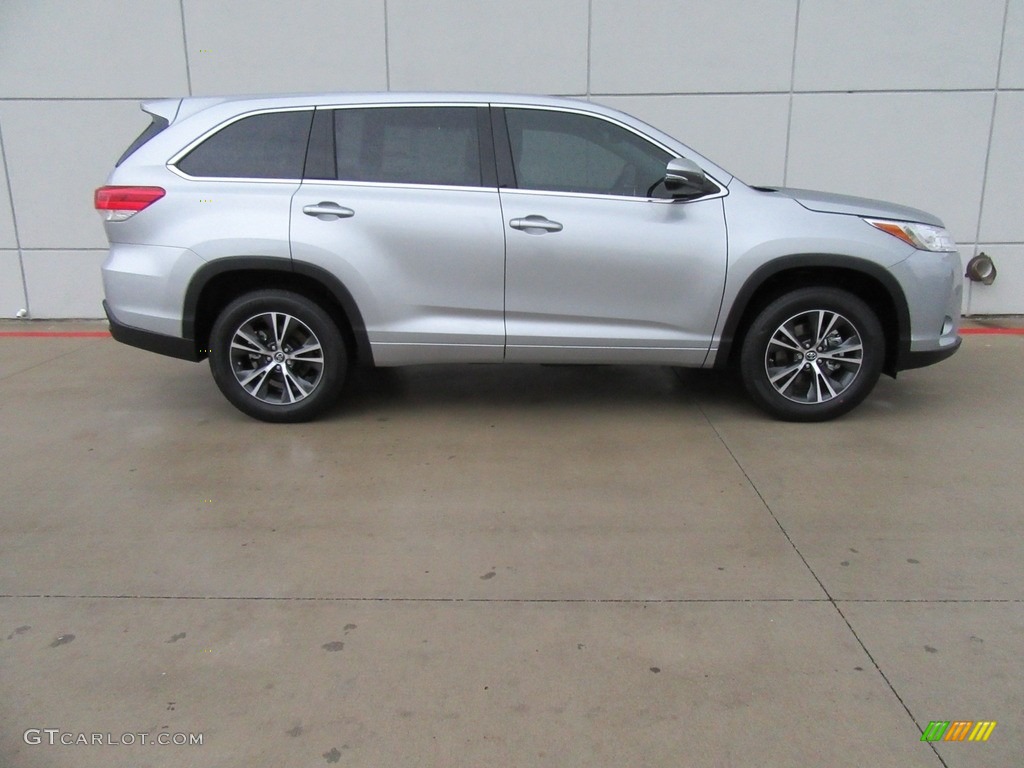 Celestial Silver Metallic 2017 Toyota Highlander LE Exterior Photo #117884998