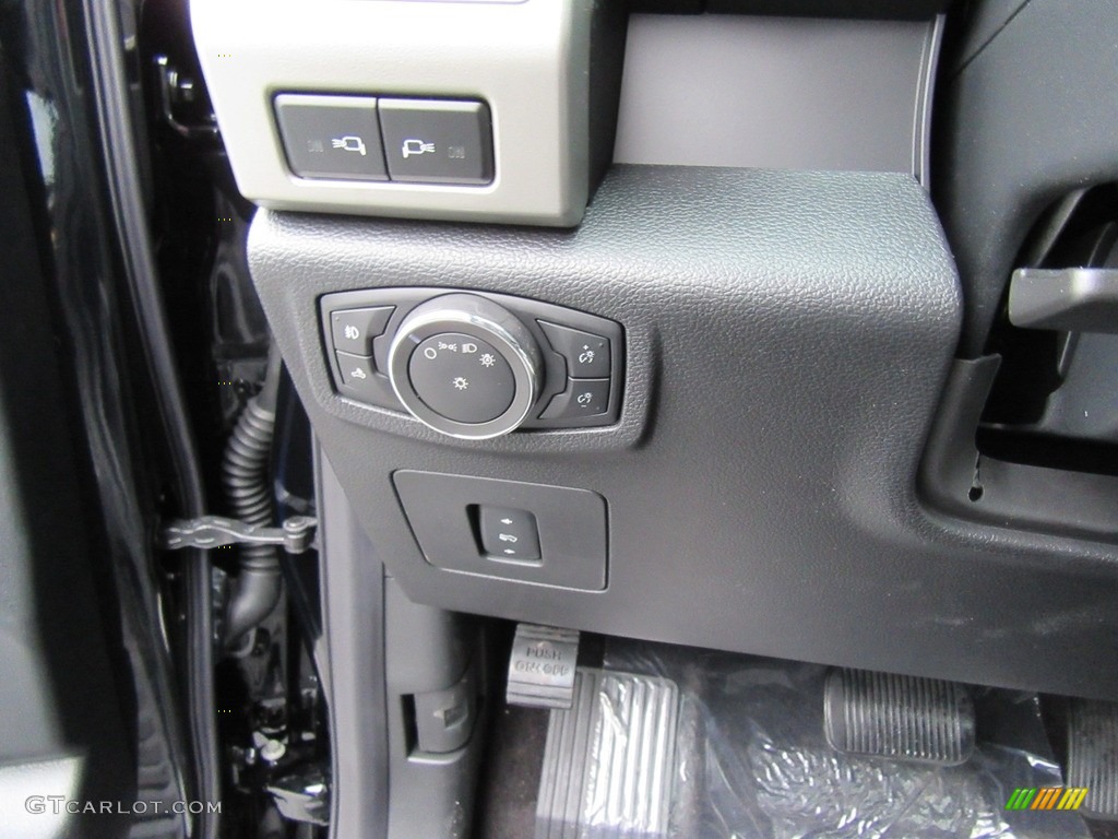 2017 F150 Lariat SuperCrew 4X4 - Shadow Black / Black photo #35