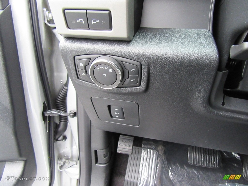 2017 F150 Lariat SuperCrew 4X4 - Ingot Silver / Earth Gray photo #35
