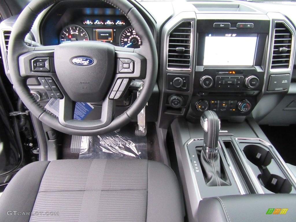 2017 Ford F150 XLT SuperCrew Dashboard Photos