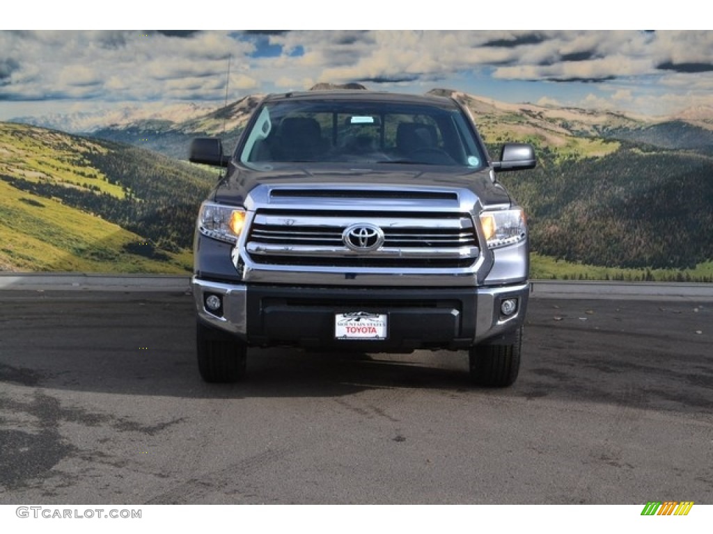 2017 Tundra SR5 Double Cab 4x4 - Magnetic Gray Metallic / Graphite photo #2