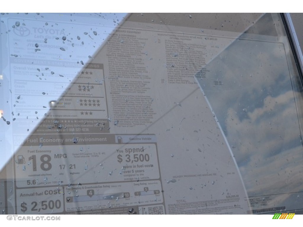 2016 4Runner SR5 4x4 - Super White / Black photo #10