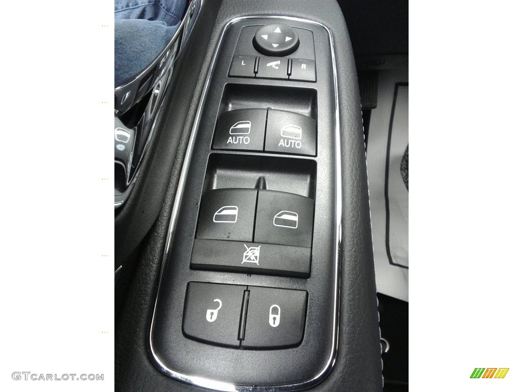 2017 Ram 3500 Laramie Mega Cab 4x4 Controls Photo #117899417