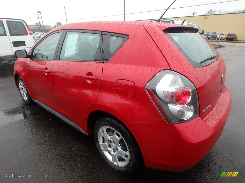 2009 Vibe 2.4 - Red Hot Metallic / Ebony photo #2