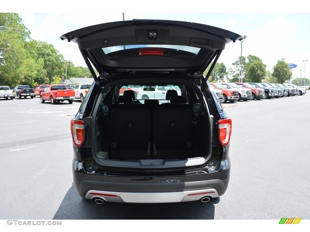 2017 Explorer Limited - Shadow Black / Ebony Black photo #17