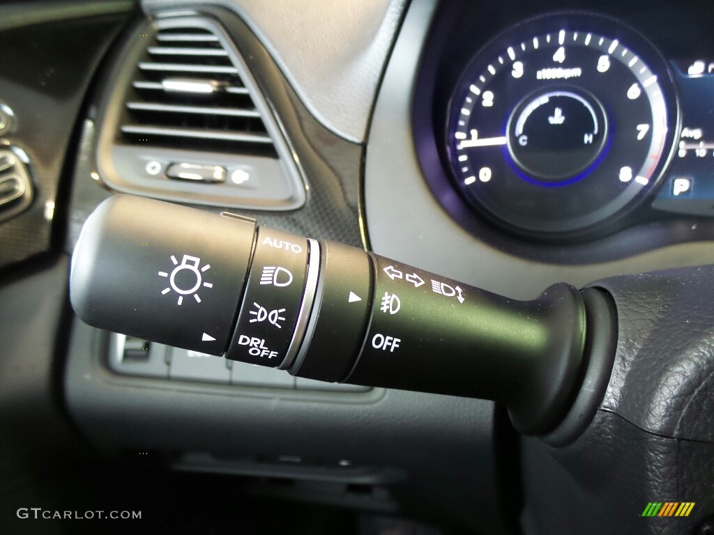 2017 Hyundai Azera Limited Controls Photo #117908739